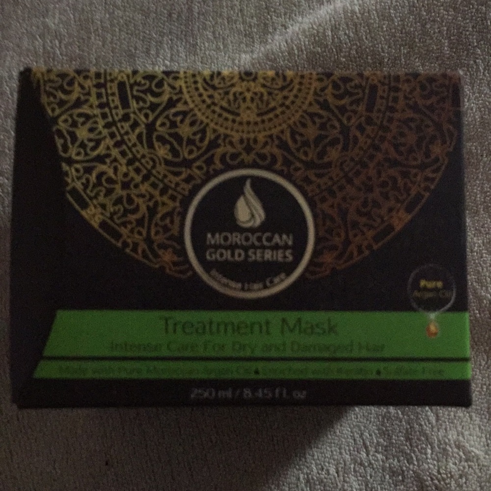 Moroccan Gold Series Treatment mask.